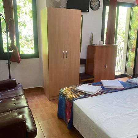 Pension Teruel Barselona Dış mekan fotoğraf