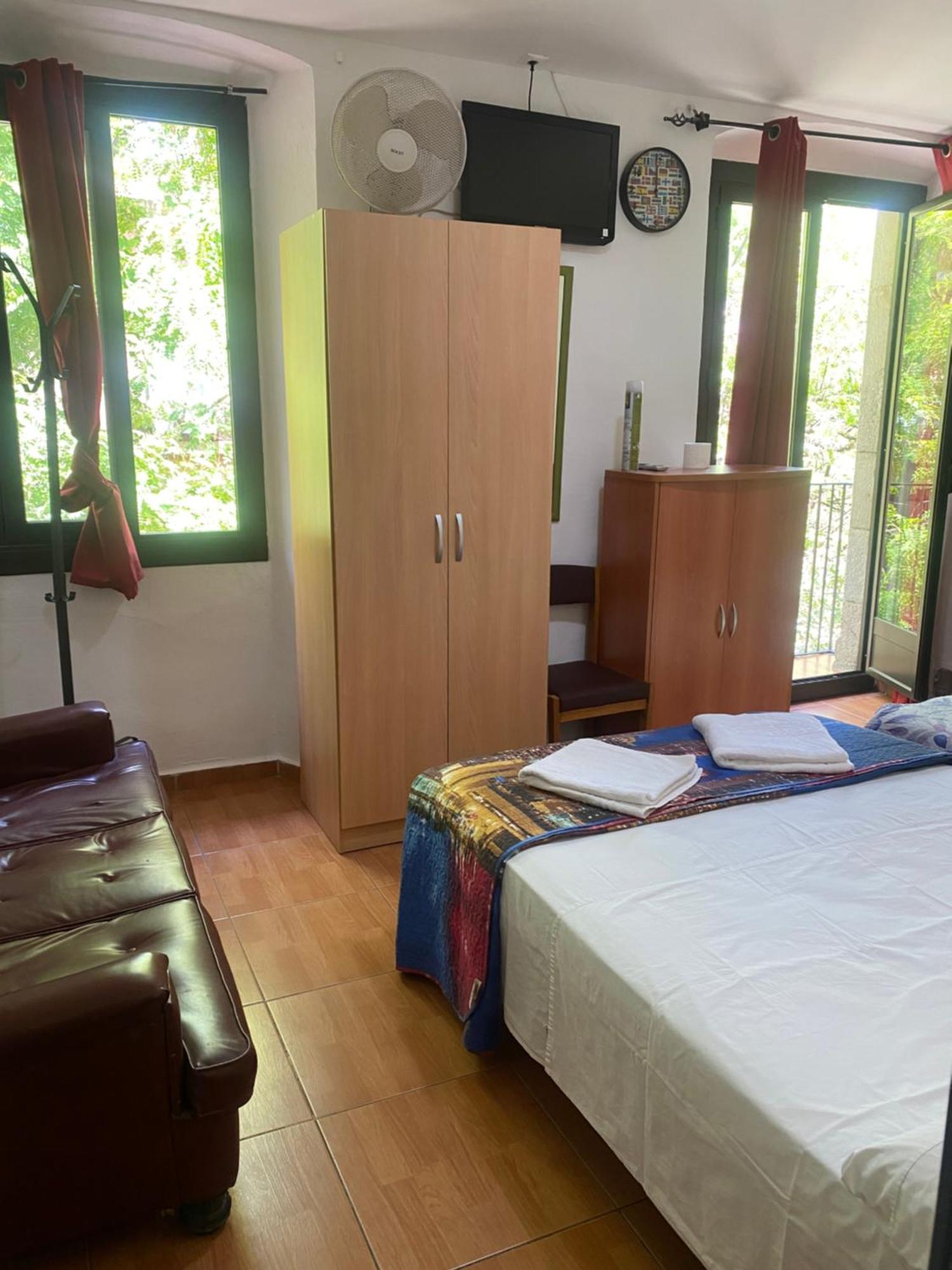 Pension Teruel Barselona Dış mekan fotoğraf